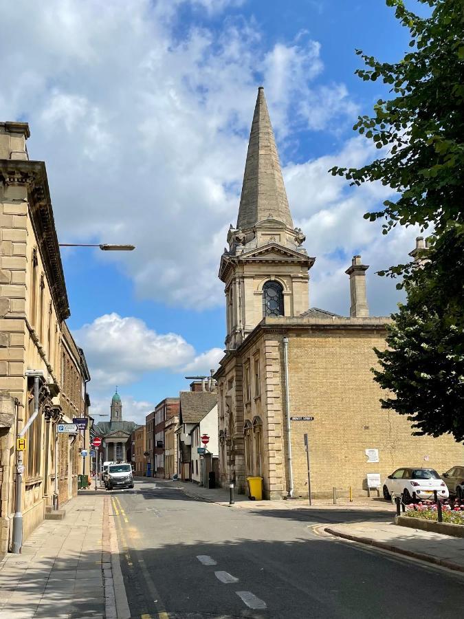 Luxurious Two-bedroom In The Centre Of