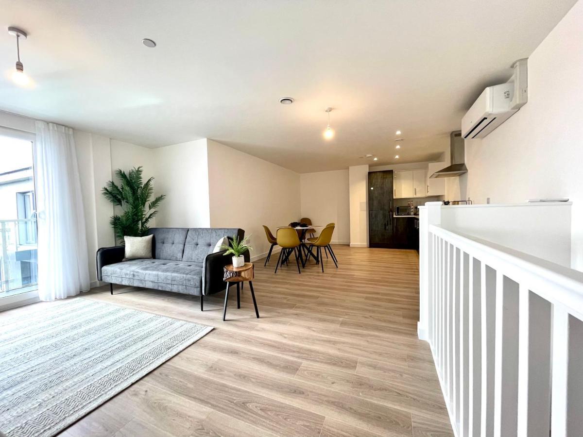 Bayard Plaza Penthouse By Elegance Living Peterborough