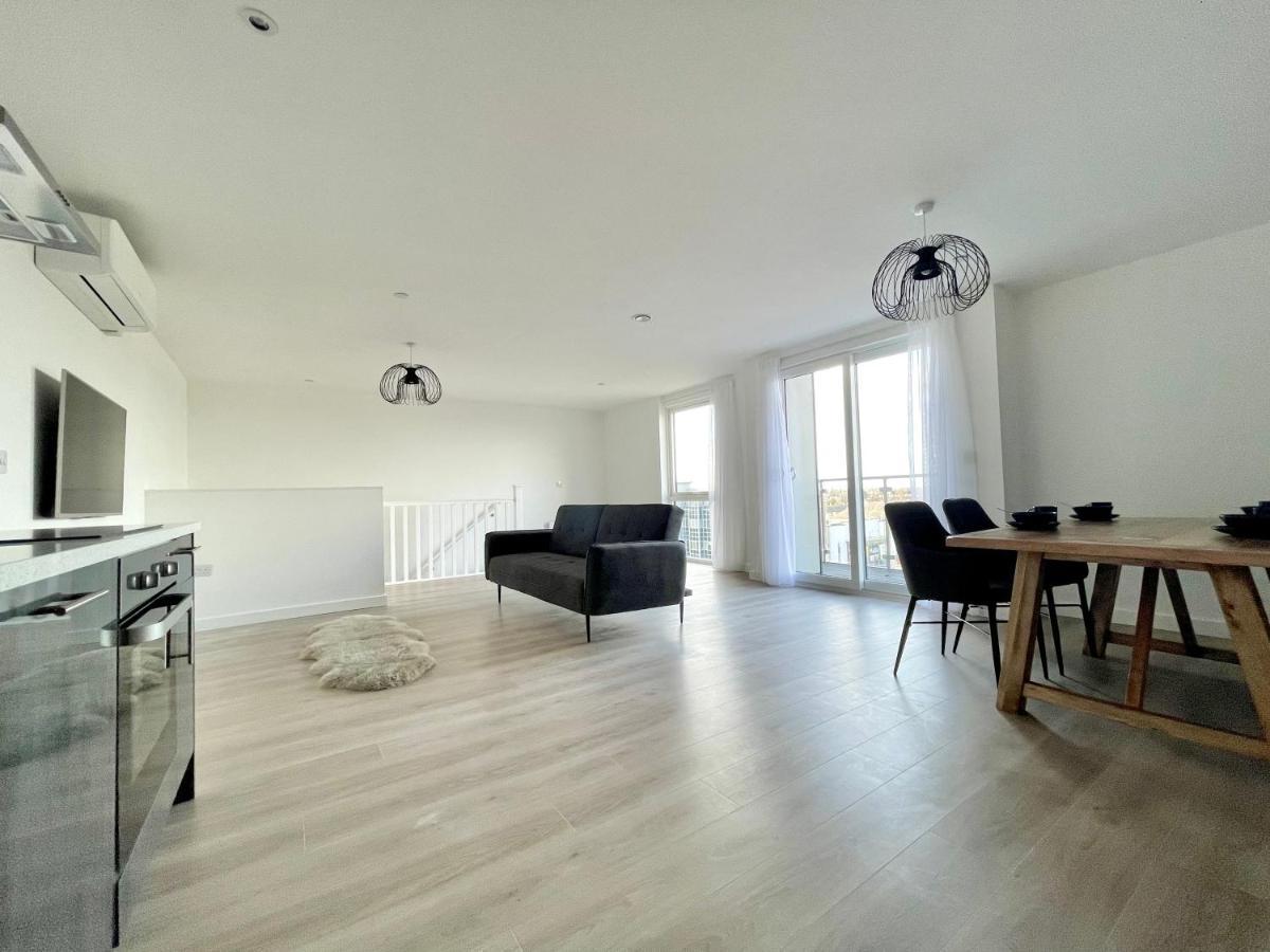 Bayard Plaza Penthouse By Elegance Living * Peterborough
