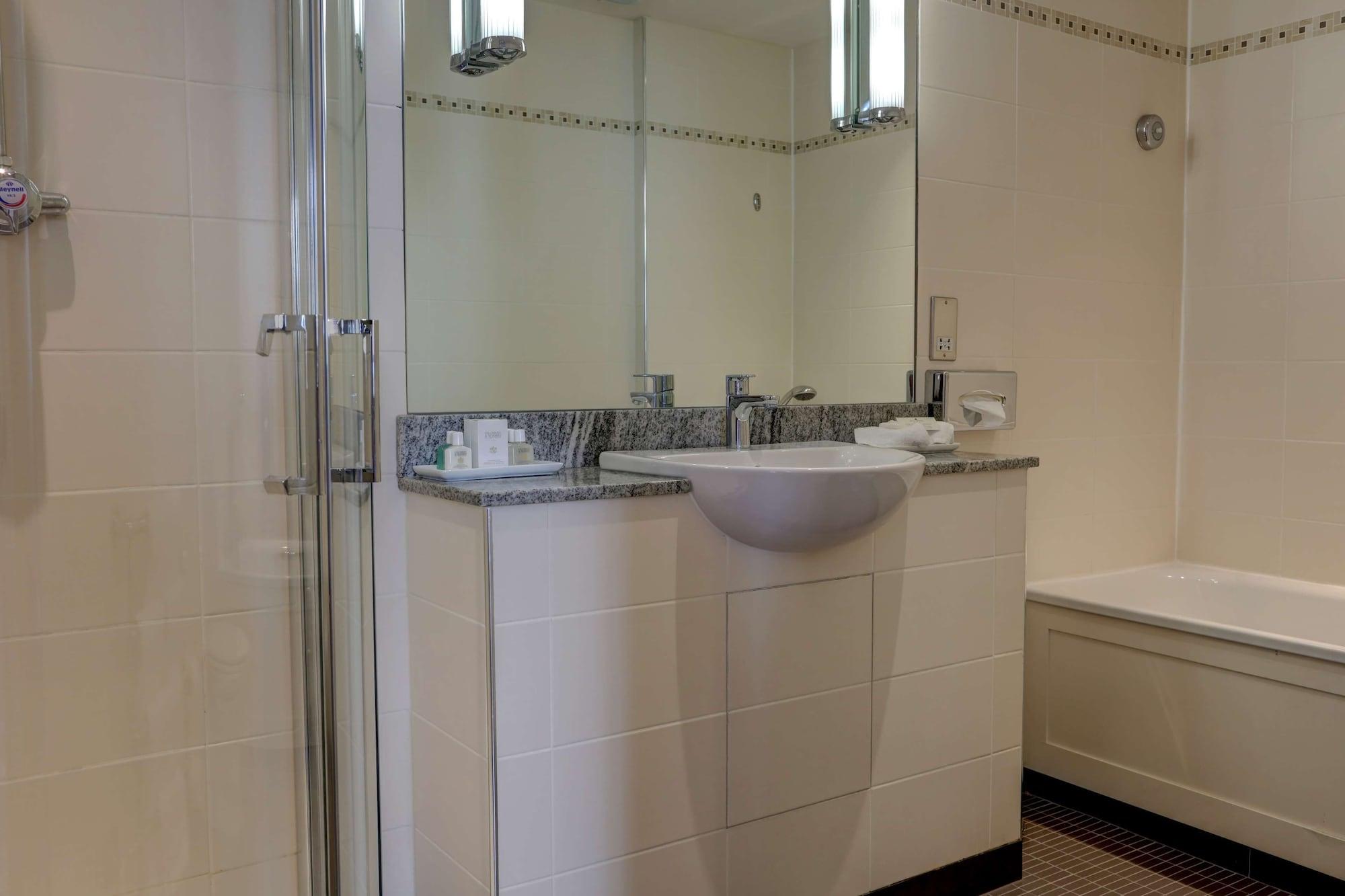 The Bull Hotel; Sure Collection By Western Peterborough