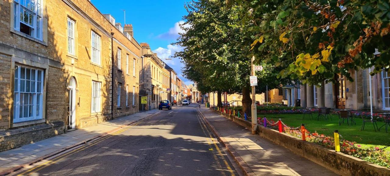 Apartment Luxurious Two-bedroom In The Centre Of Peterborough