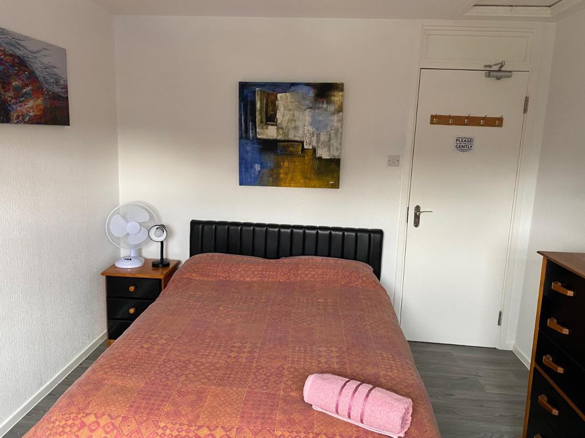 Quiet, Spacious Double Bedroom! Peterborough