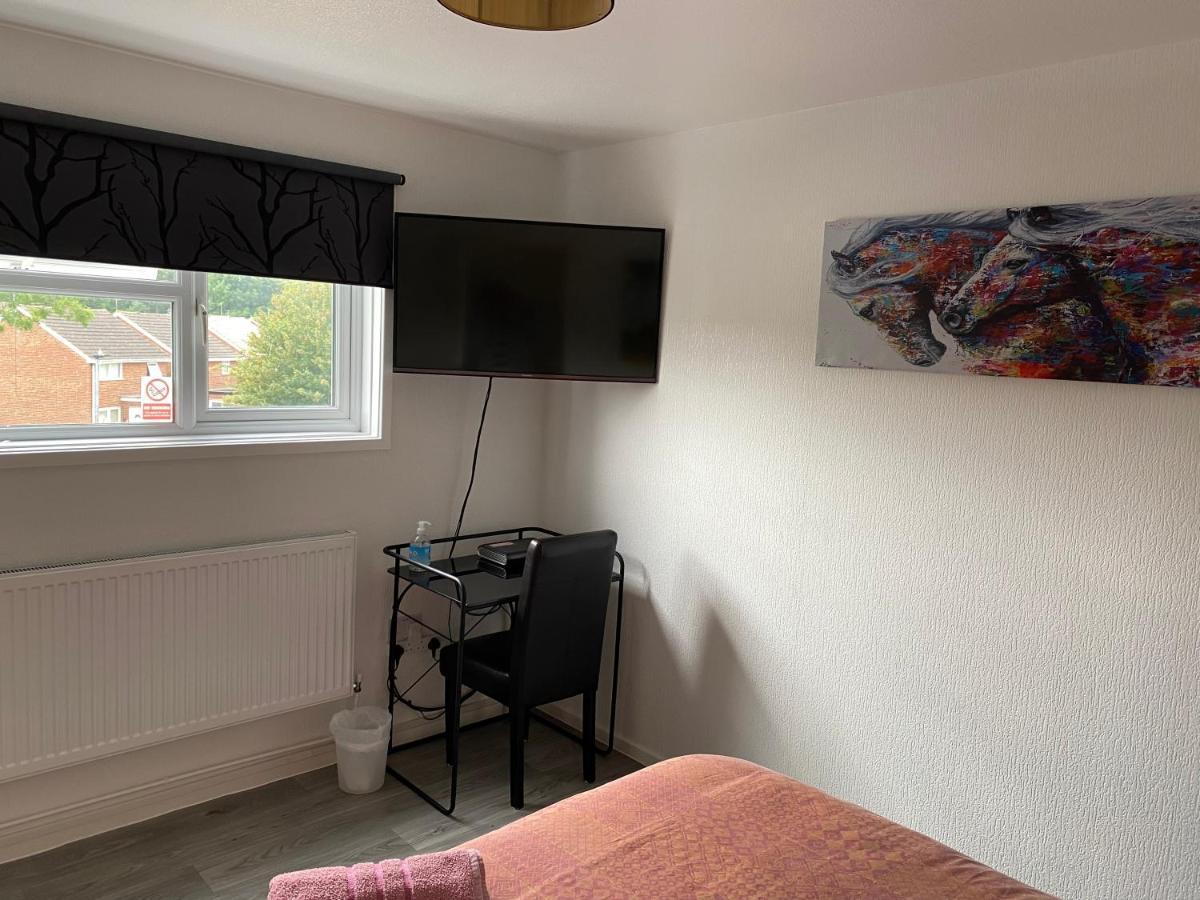Quiet, Spacious Double Bedroom! Guest house *