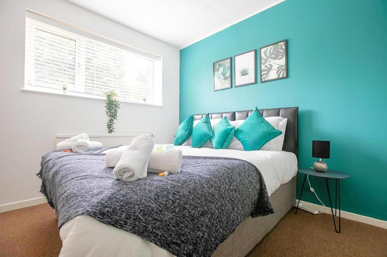 Apartment Emerald House Leisure & Contractors