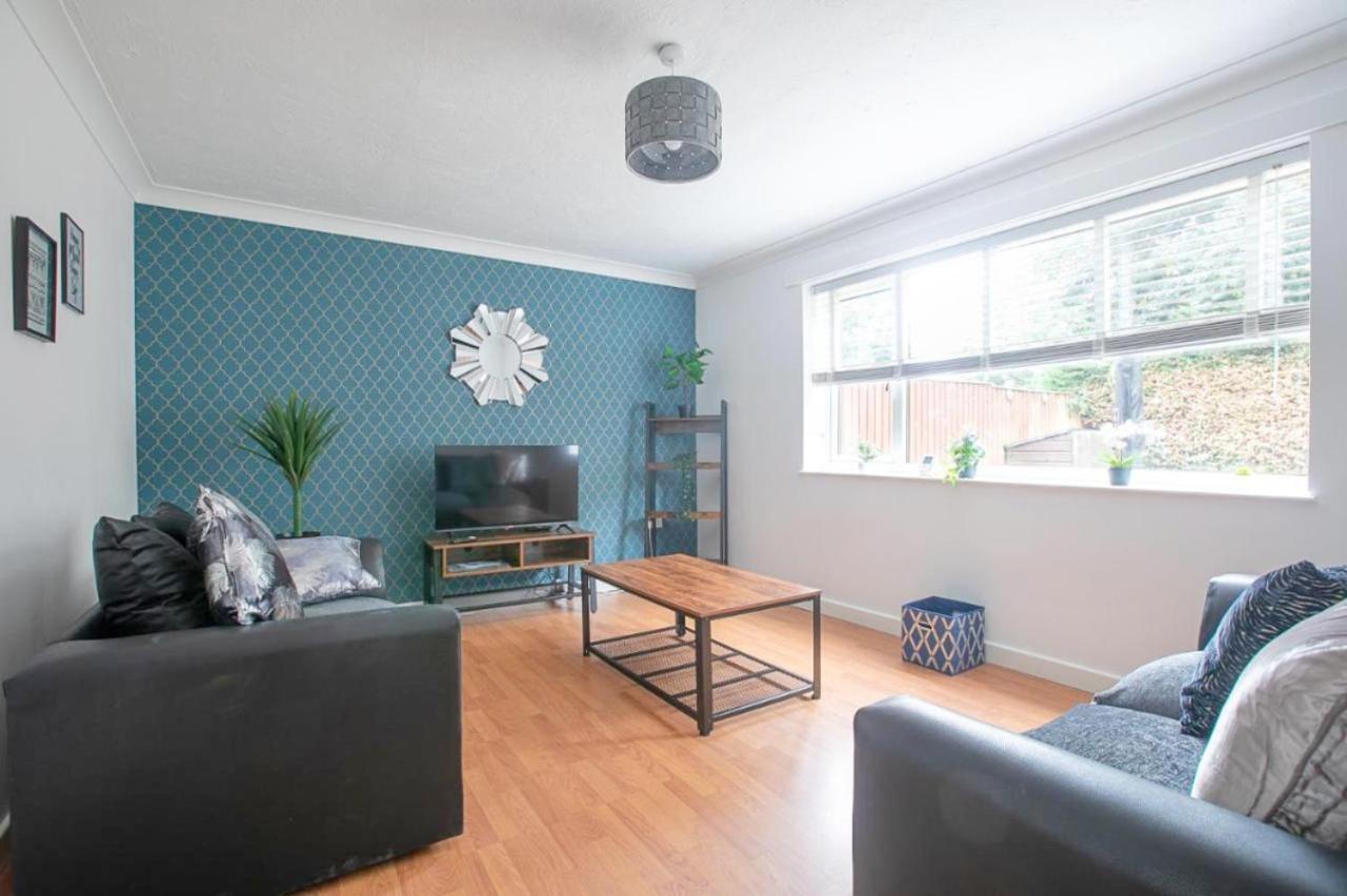 Emerald House Leisure & Contractors Apartment *