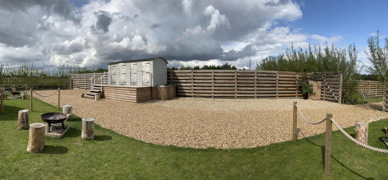 Luxury tent Wind In The Willows Luxury Glamping