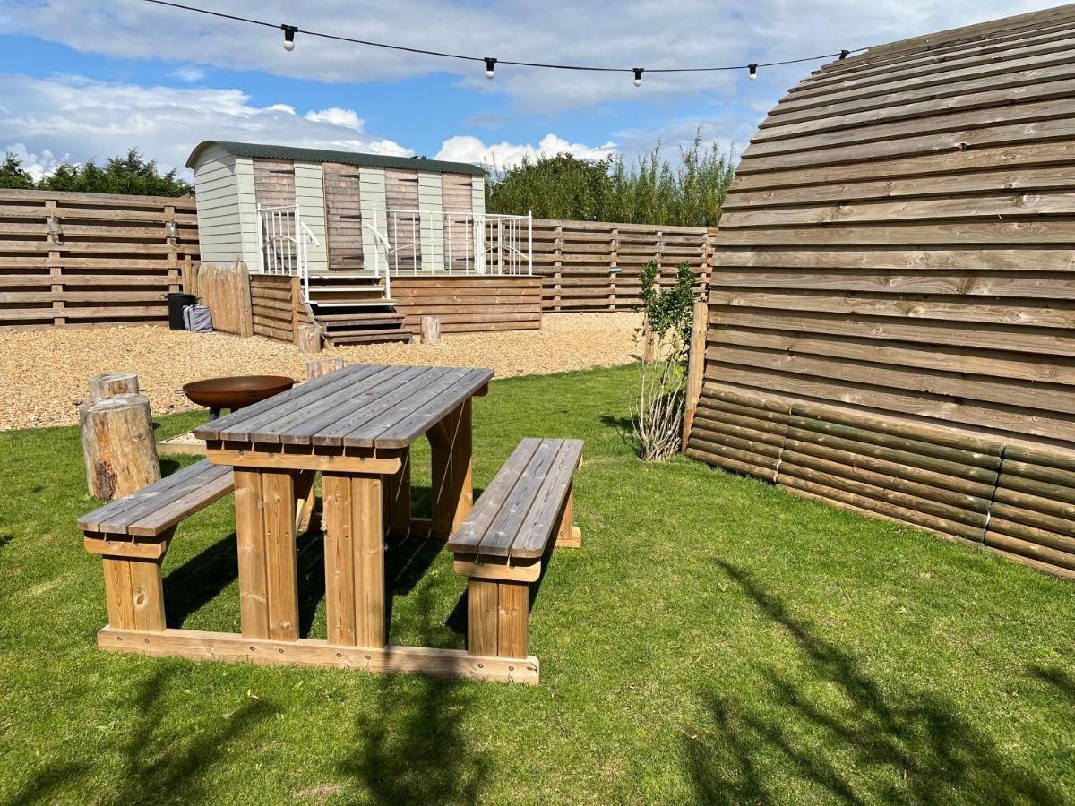 Luxury tent Wind In The Willows Luxury Glamping Peterborough