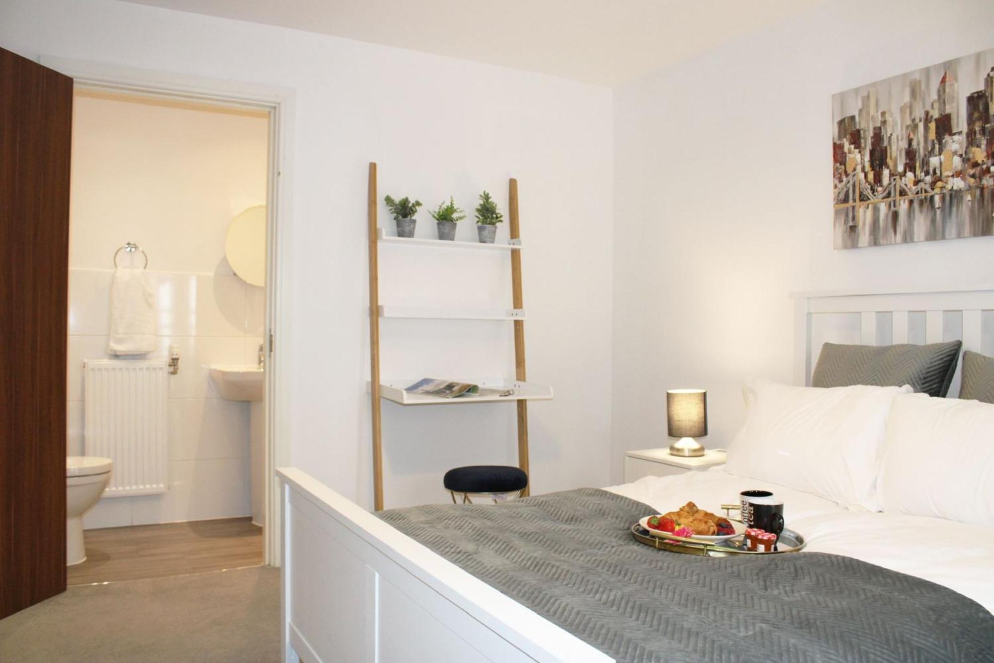 Plush Holiday home Peterborough