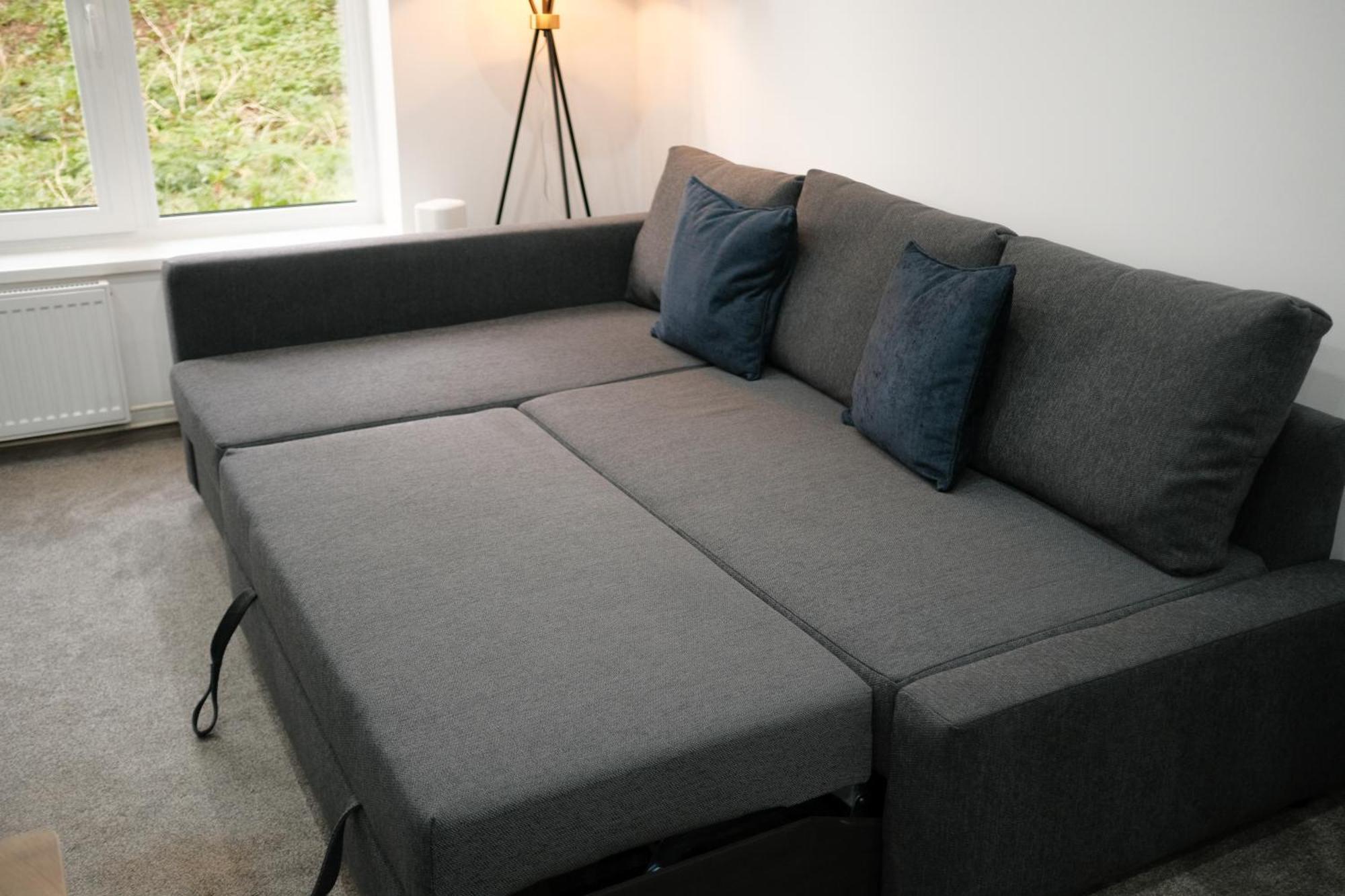 Close To Centre - Sleeps Up To 5, Perfect For Contractors With Private Secure Parking!