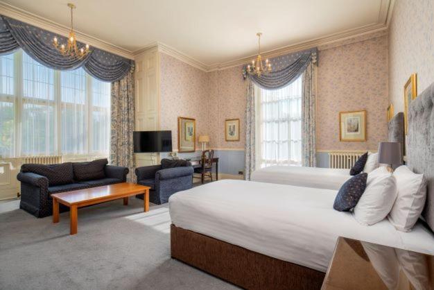 Orton Hall & 4*