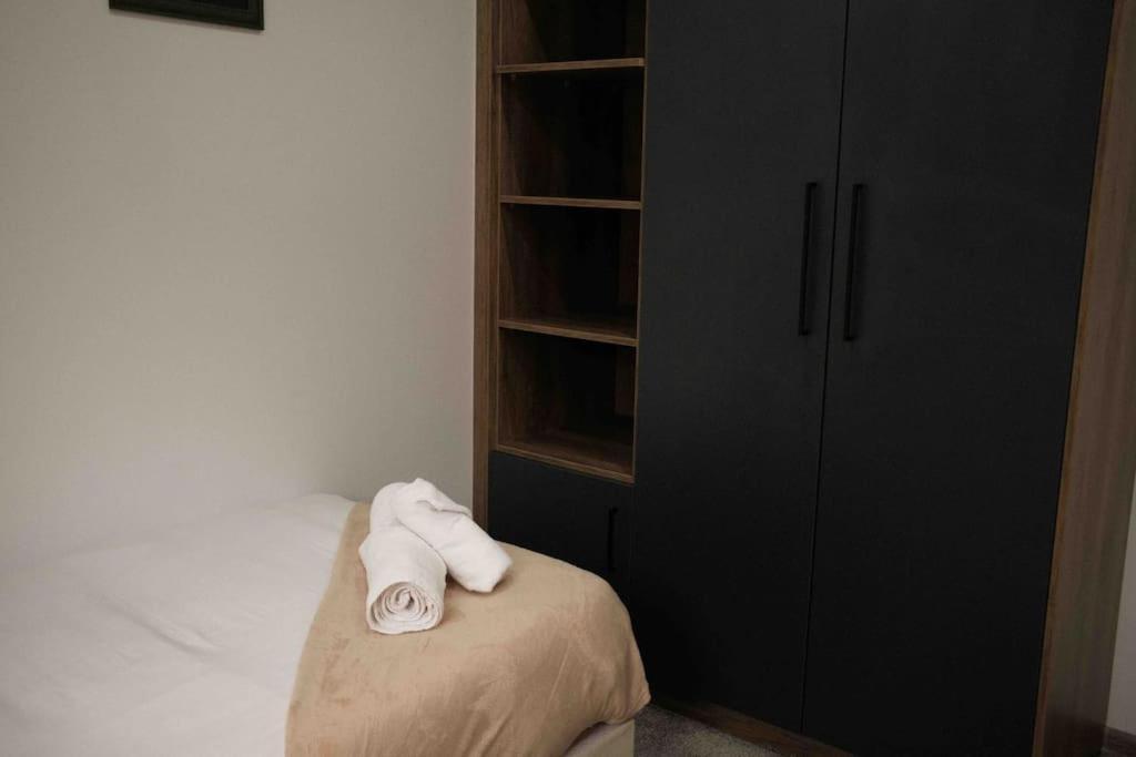 Apartment Close To Centre - Sleeps Up To 5, Perfect For Contractors With Private Secure Parking! Peterborough
