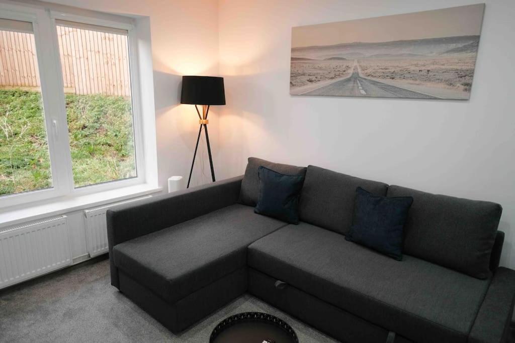 Close To Centre - Sleeps Up To 5, Perfect For Contractors With Private Secure Parking! Apartment Peterborough