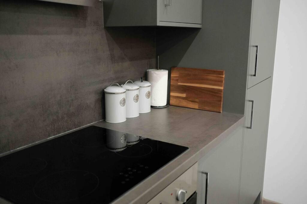 Close To Centre - Sleeps Up To 5, Perfect For Contractors With Private Secure Parking! Apartment Peterborough