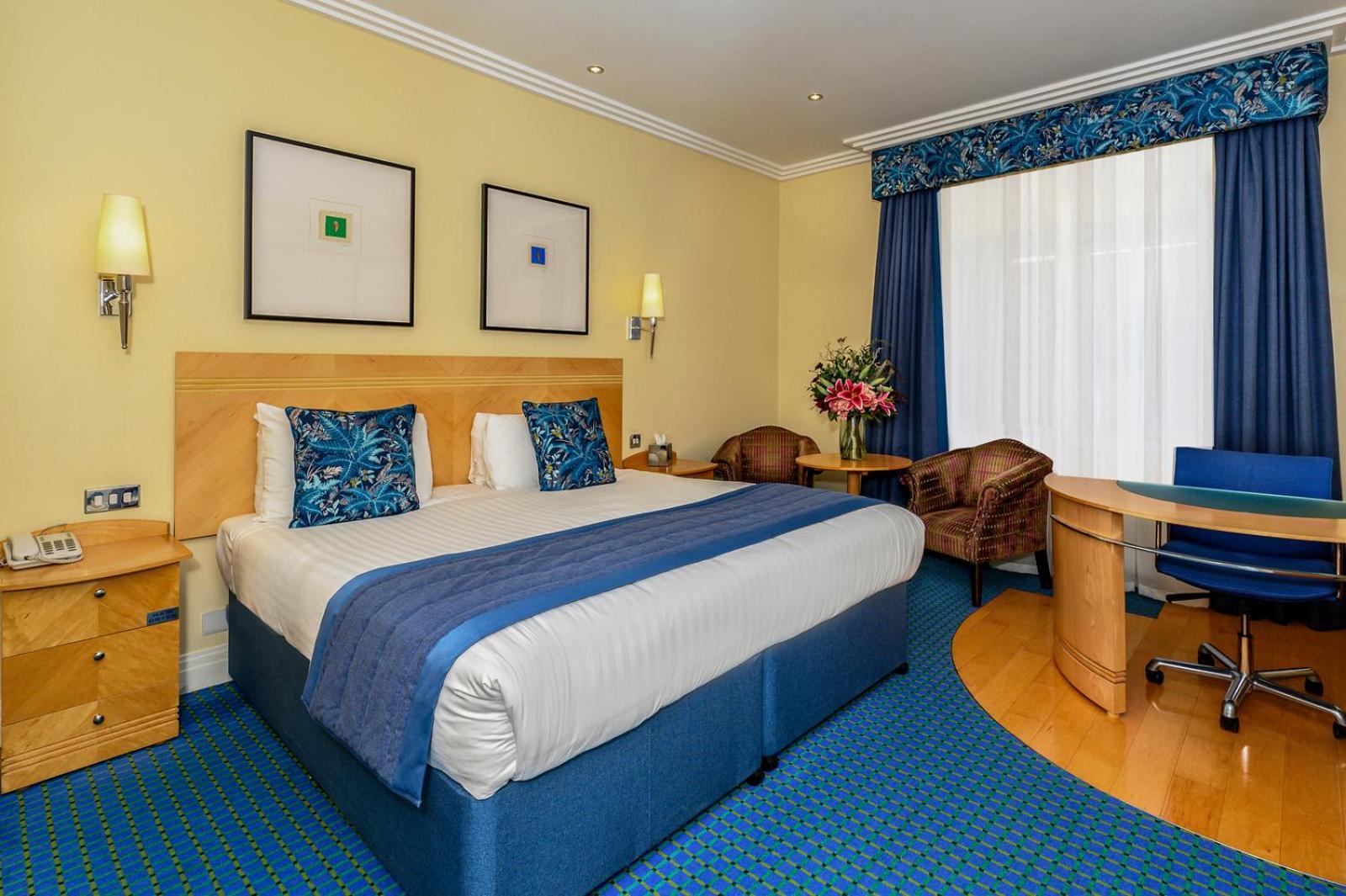 Hotel The Bull Hotel; Sure Collection By Western 4*