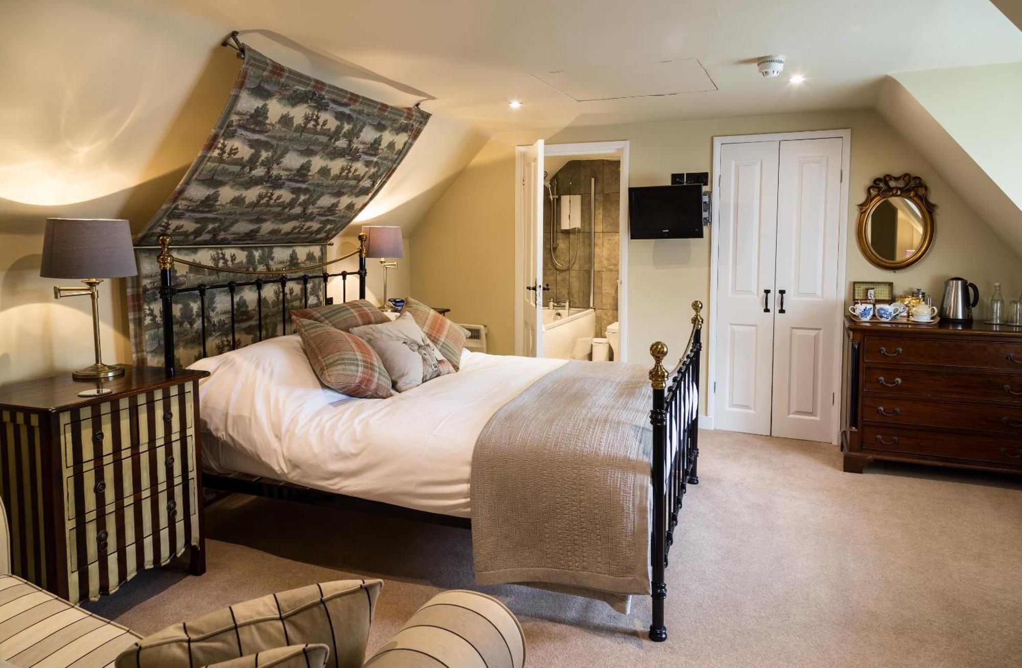 The Crown 5*