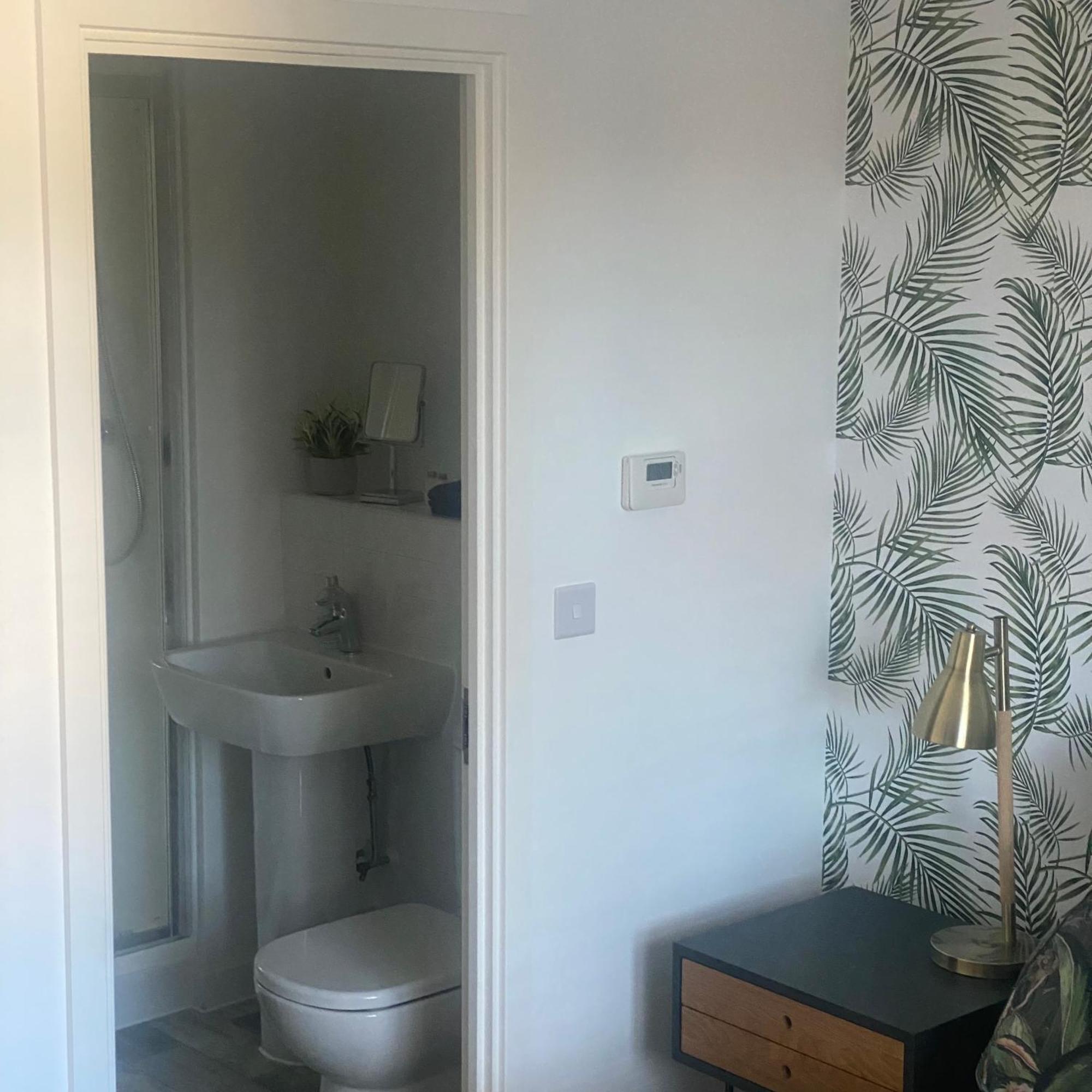 Aparthotel Center Near Healthcare Center One Bed With Free Private Parking Contractors Locum Staff Welcome Peterborough