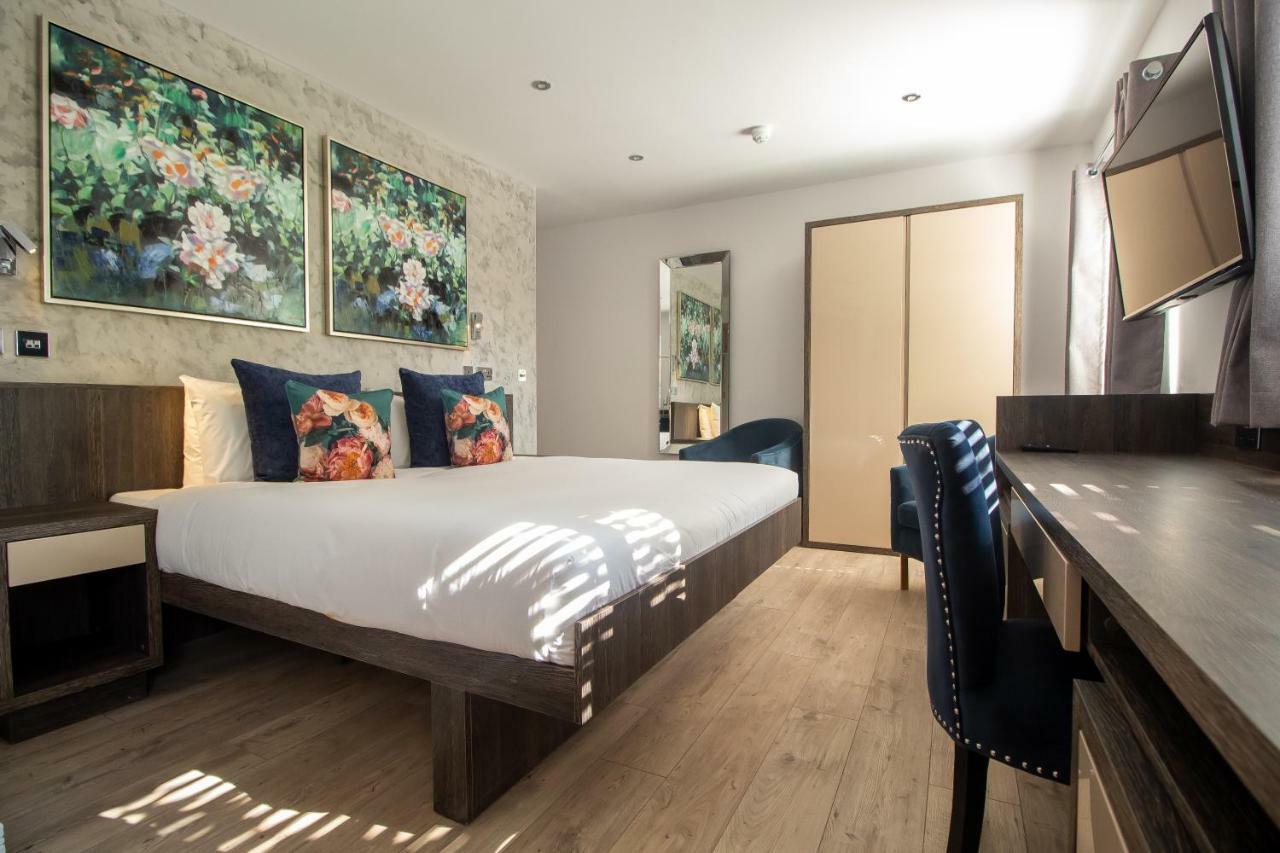 Signature 4* Peterborough