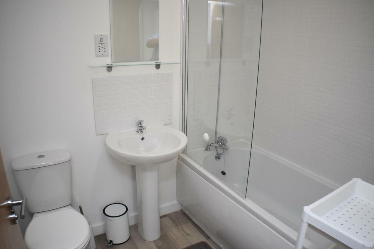 Apartment Bushfield House