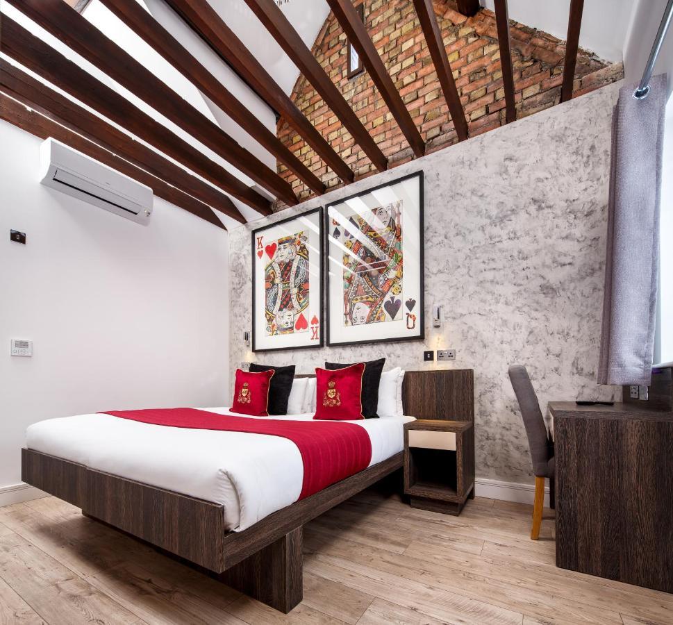 Signature Aparthotel 4*